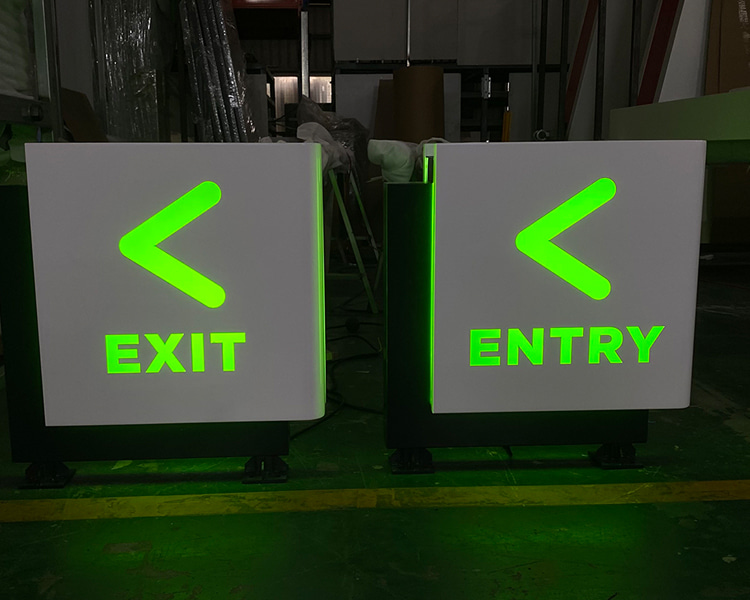Directional & Entry / Exit Signs