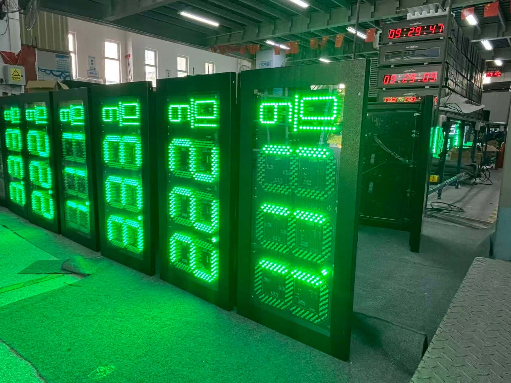 Internal structure of outdoor LED gas price sign cabinet