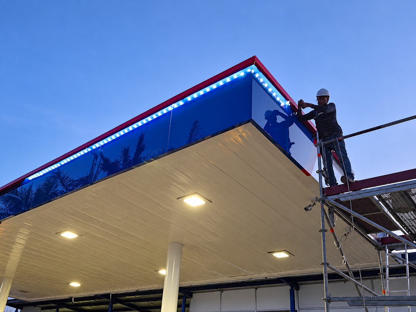 gas-station-canopy-panels-installation